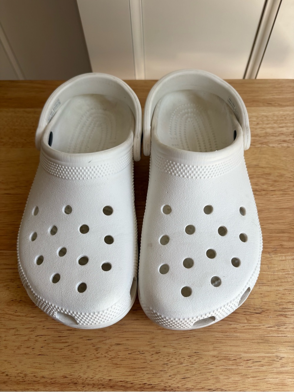 CROCS Classic Unisex White Clog Sandals